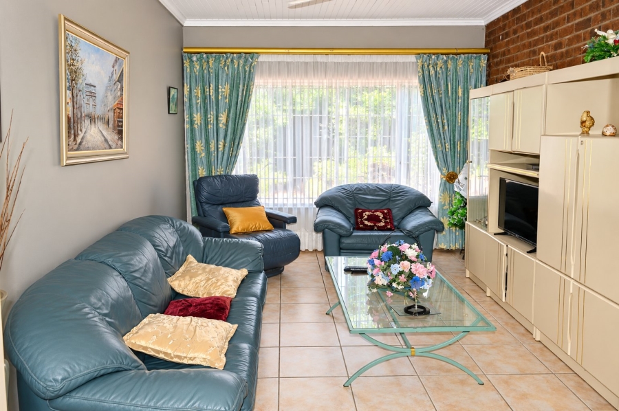 4 Bedroom Property for Sale in La Hoff North West